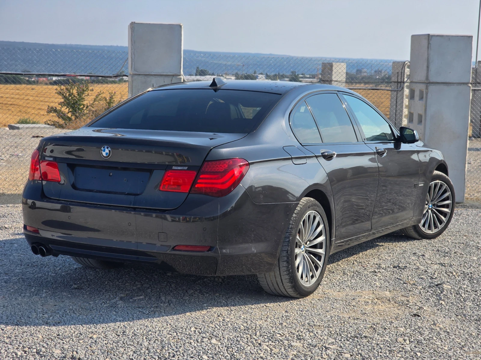 BMW 730  - изображение 7