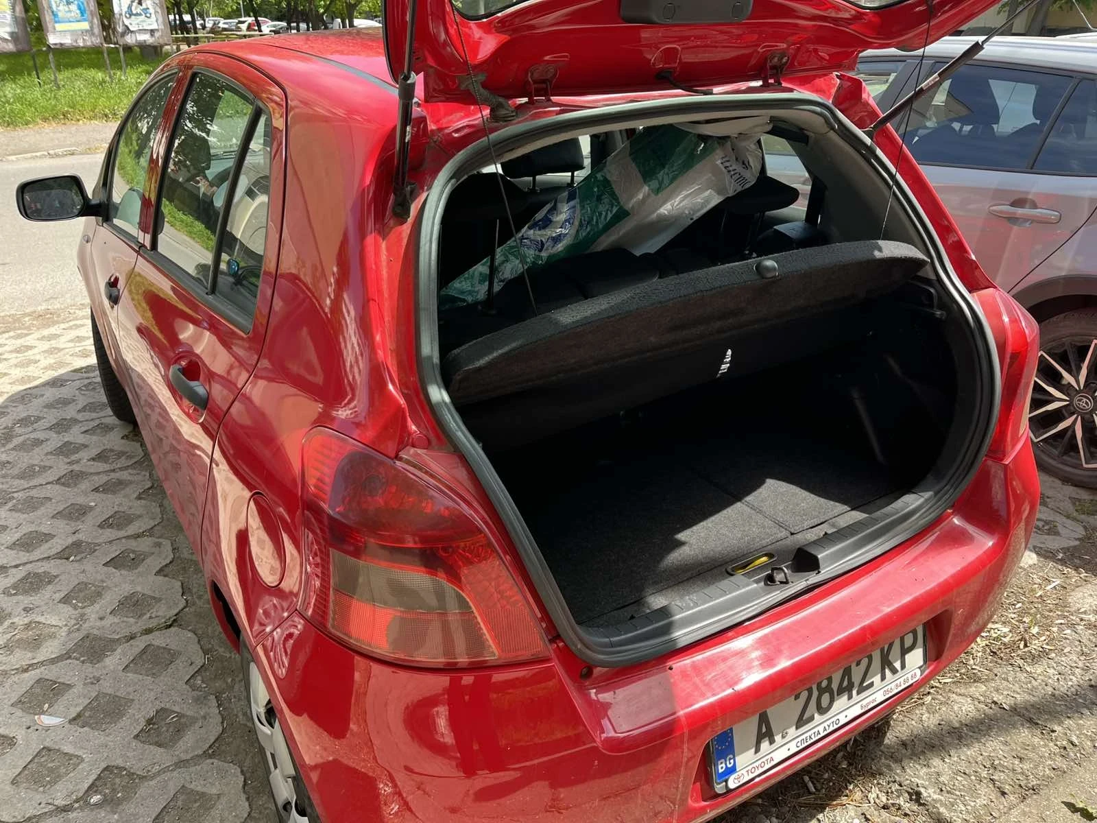 Toyota Yaris 1.0i - изображение 5