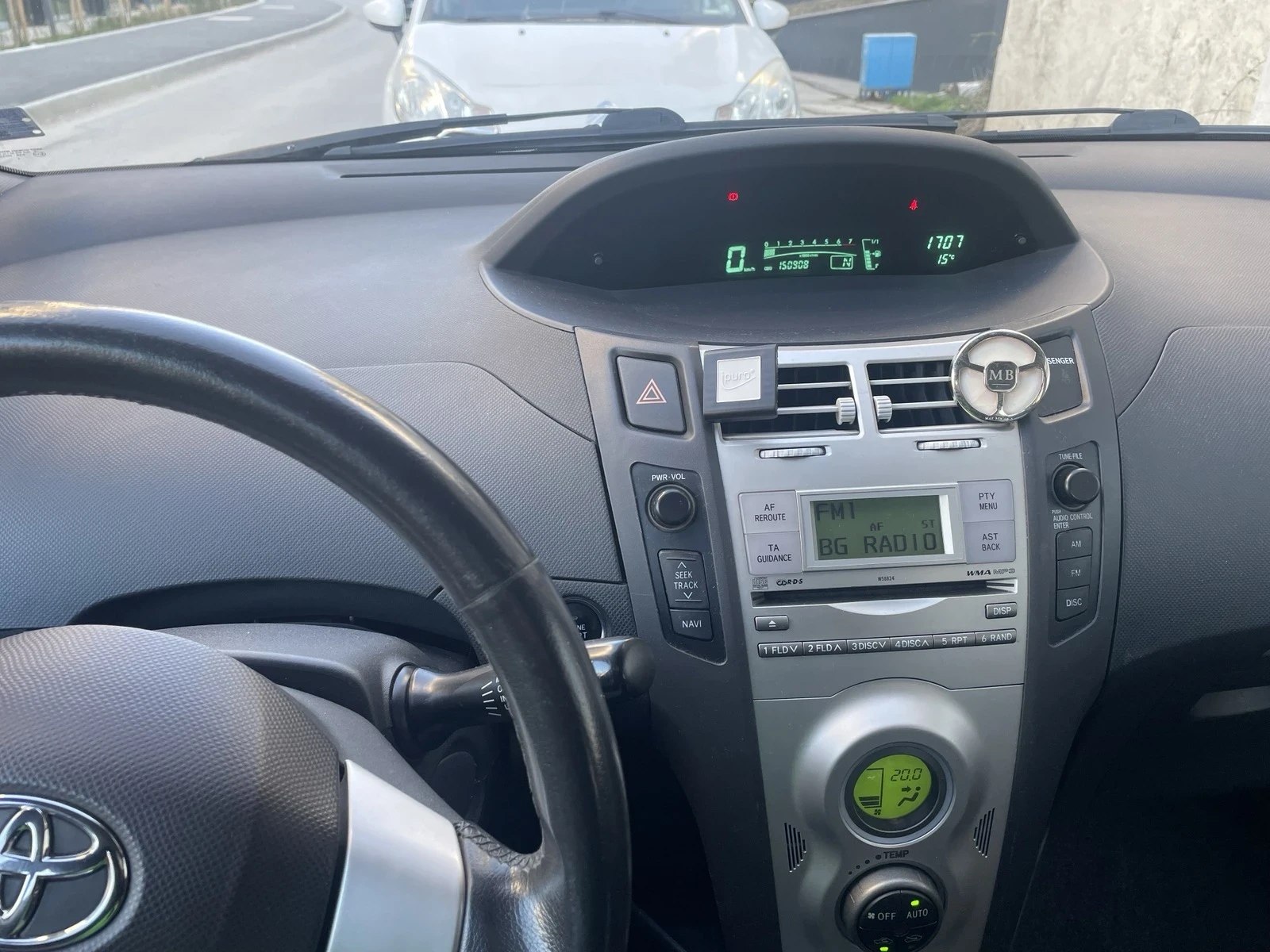 Toyota Yaris, снимка 9 - Автомобили и джипове - 53849992