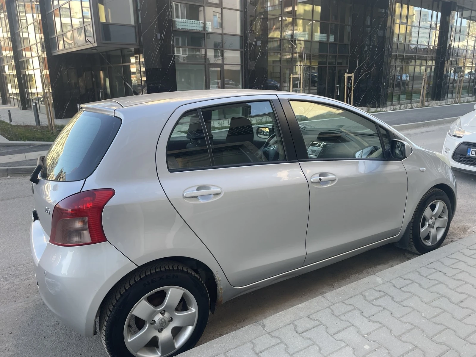 Toyota Yaris, снимка 3 - Автомобили и джипове - 53849992