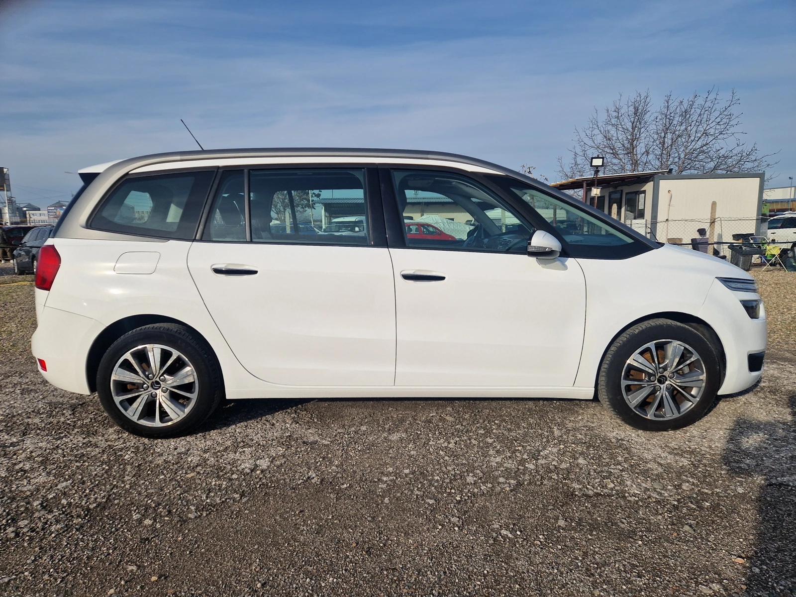 Citroen Grand C4 Picasso 2.0 HDI 150ch  EXCLUSIVE, снимка 4 - Автомобили и джипове - 54223571