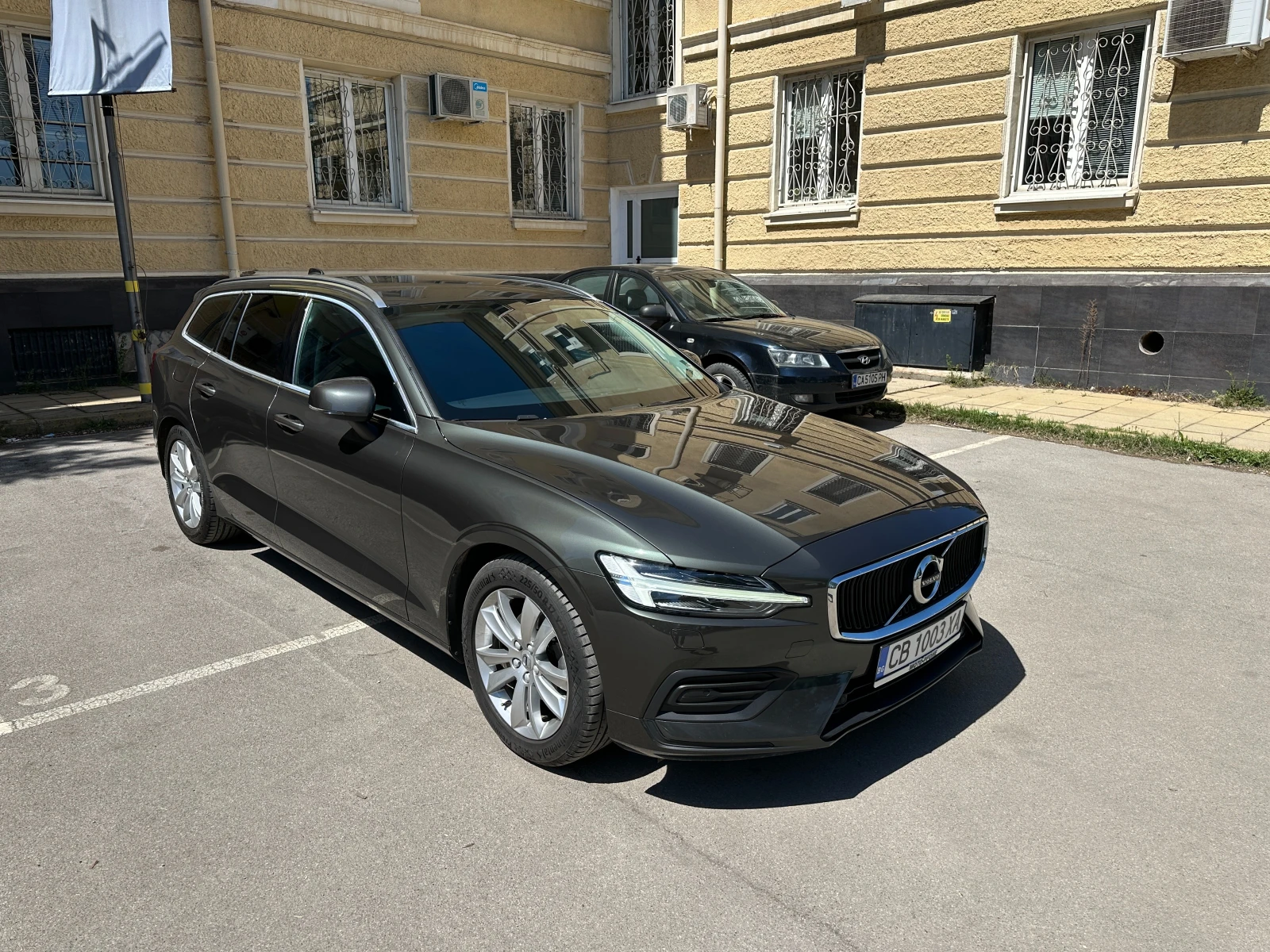 Volvo V60 D4, снимка 8 - Автомобили и джипове - 54311791