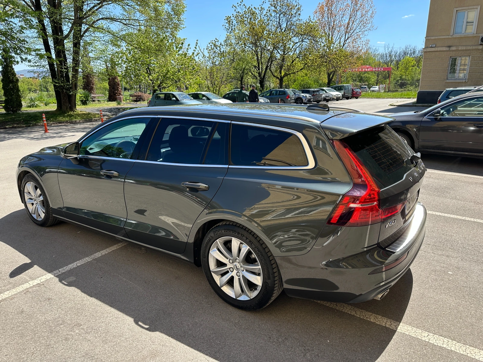Volvo V60 D4, снимка 4 - Автомобили и джипове - 54311791