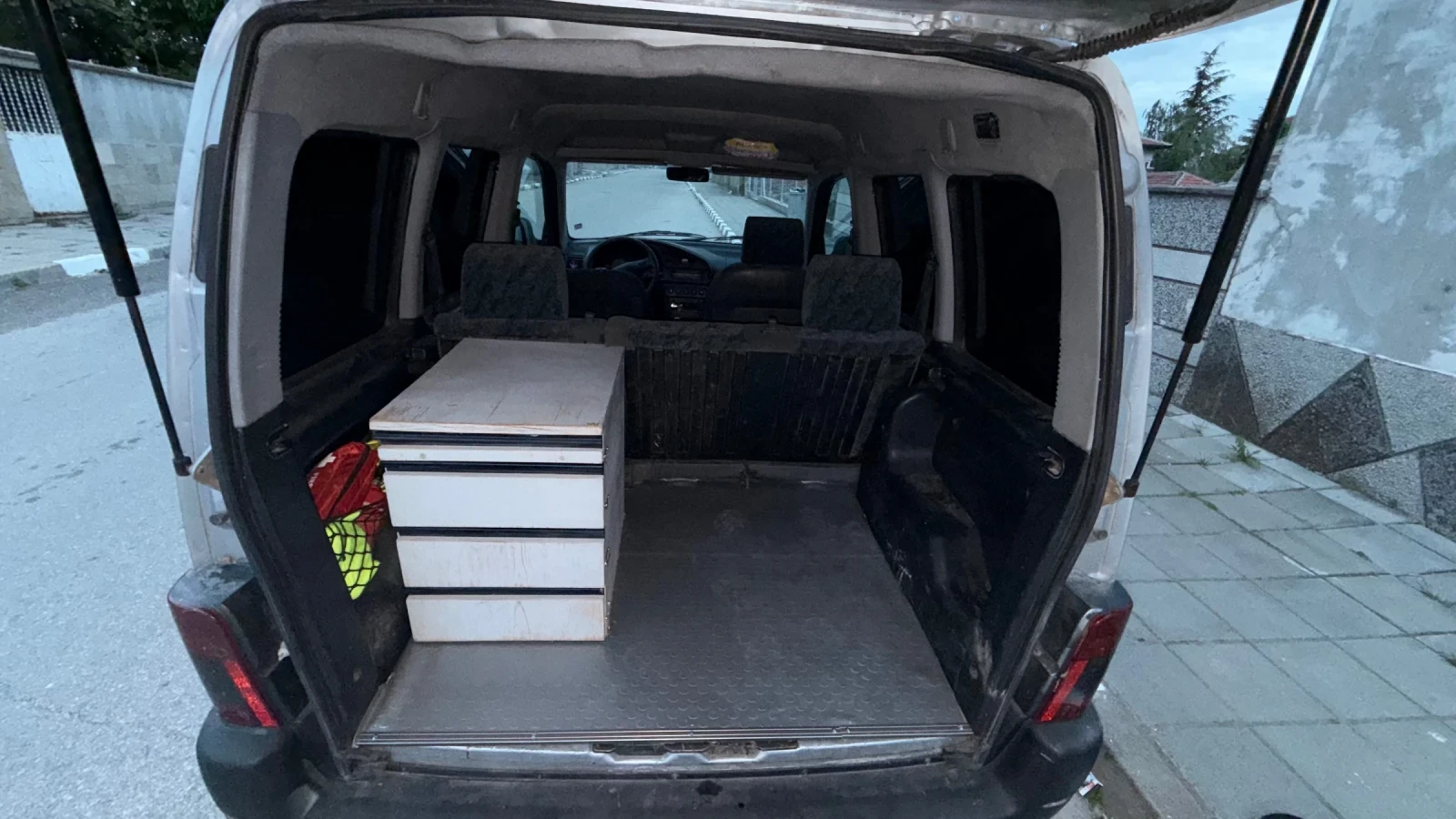Citroen Berlingo 1.8 бензин, снимка 6 - Автомобили и джипове - 54610826