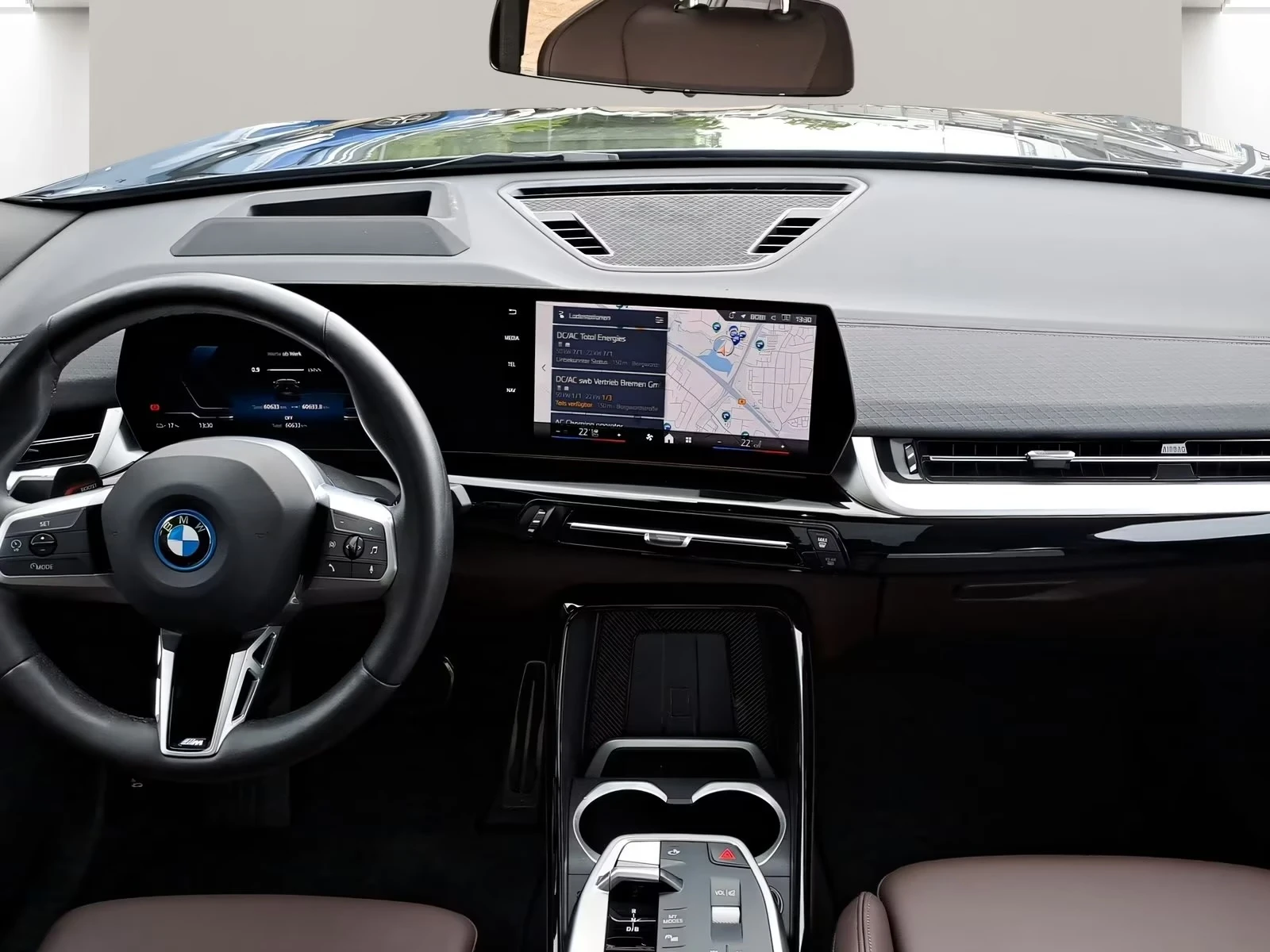 BMW iX2 30 xDrive M sport DA Pro 360 Pano HarmanKardon HUD, снимка 6 - Автомобили и джипове - 54649685