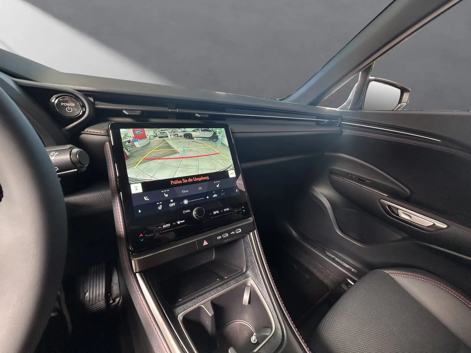 Lexus LBX 1.5HEV/136HP/EMOTION/CAM/NAVI/LED/DIGI/KLESS/409q, снимка 13 - Автомобили и джипове - 54923976