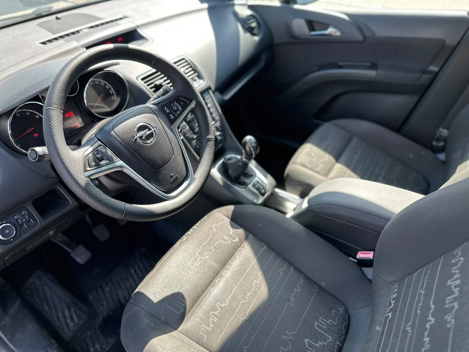 Opel Meriva / 1.4 I / 101 HP / EURO 5 / , снимка 9 - Автомобили и джипове - 54943614