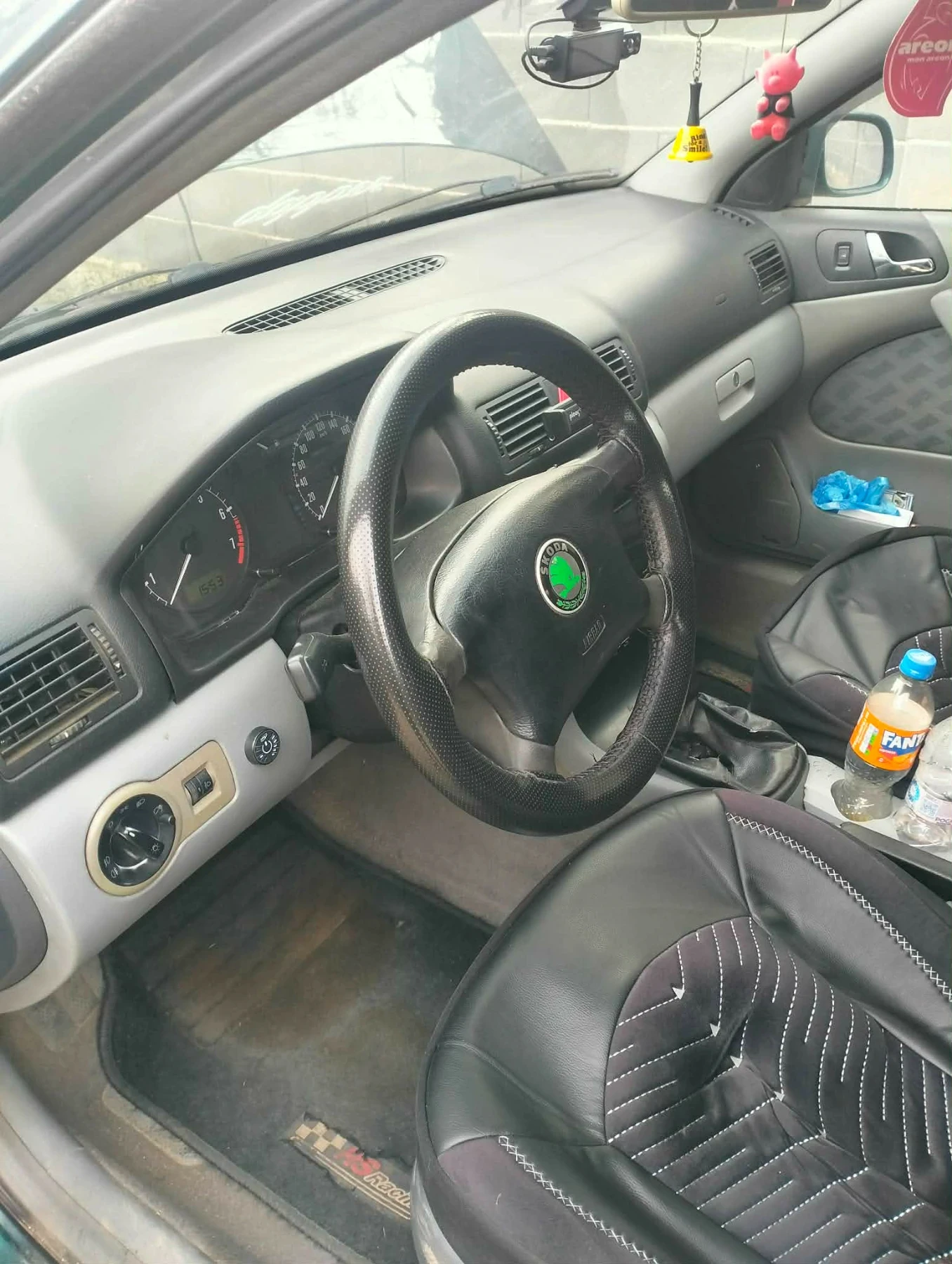 Skoda Octavia 1.6 i, снимка 7 - Автомобили и джипове - 55010568
