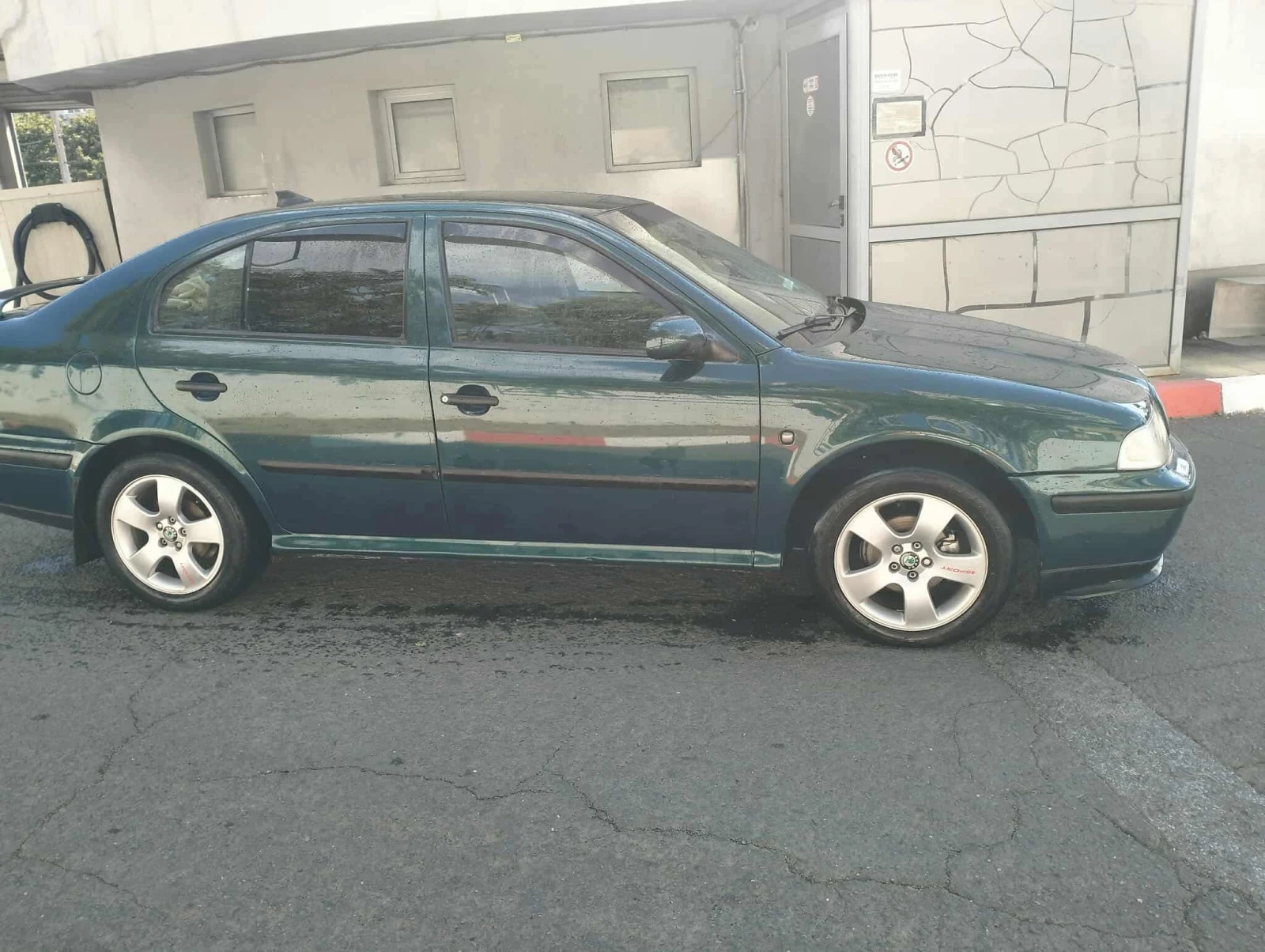 Skoda Octavia 1.6 i, снимка 13 - Автомобили и джипове - 55010568