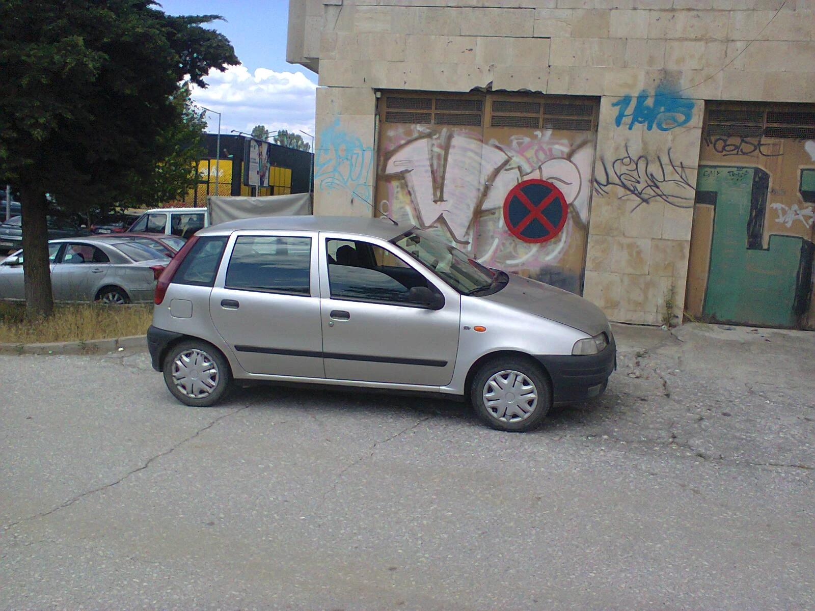 Fiat Punto 1.2 Газ-Бензин Климатик Обслужен 4 врати , снимка 5 - Автомобили и джипове - 55256890