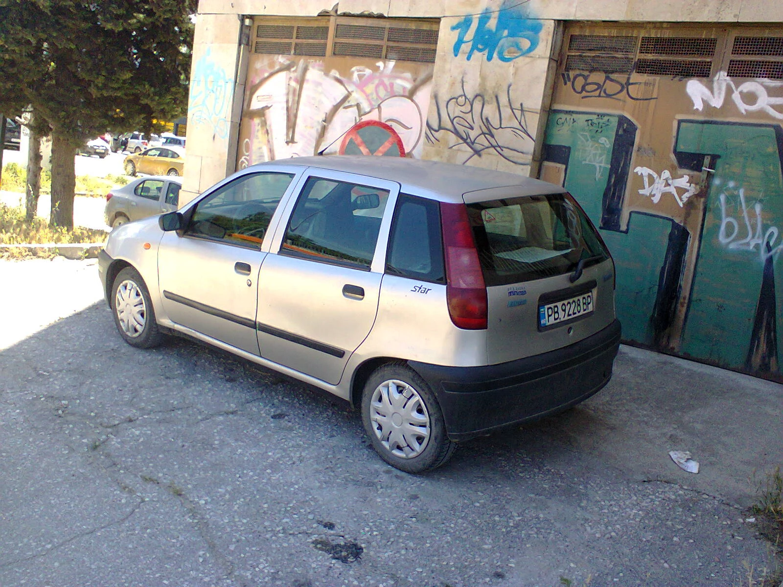 Fiat Punto 1.2 Газ-Бензин Климатик Обслужен 4 врати , снимка 10 - Автомобили и джипове - 55256890