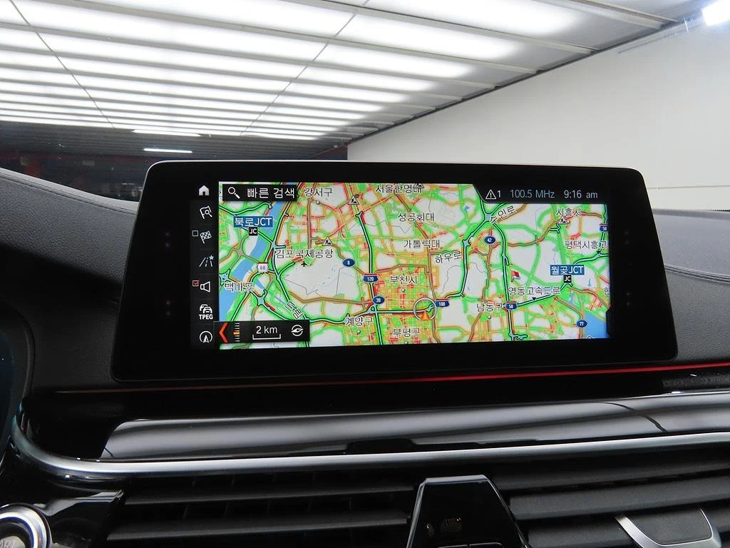 BMW 520 ЛЮК* HUD* ПОДГРЕВ ВОЛАН* ЕЛ. БАГАЖНИК* КРАЙНА ЦЕНА, снимка 9 - Автомобили и джипове - 55344737