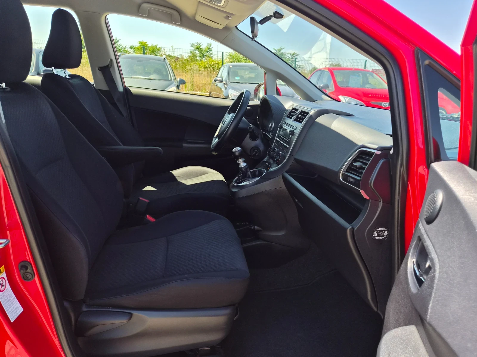 Toyota Verso S 1.4 D4D 90 кс ЕВРО 5, снимка 11 - Автомобили и джипове - 55495621