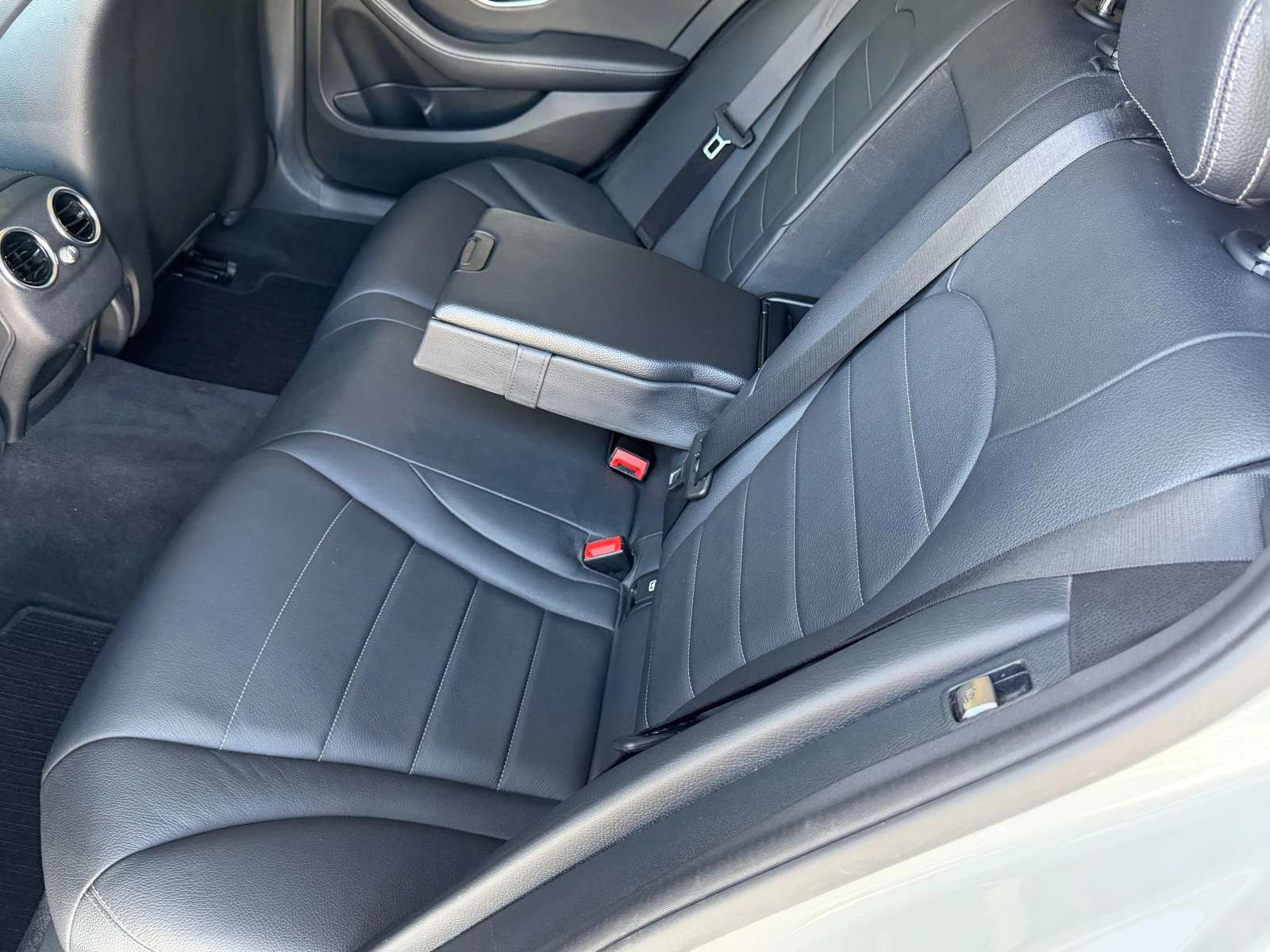 Mercedes-Benz C 220 CDI, 4-MATIC, AMG LINE, NIGHT PACK, NAVI+ CAMERA!, снимка 13 - Автомобили и джипове - 55555956