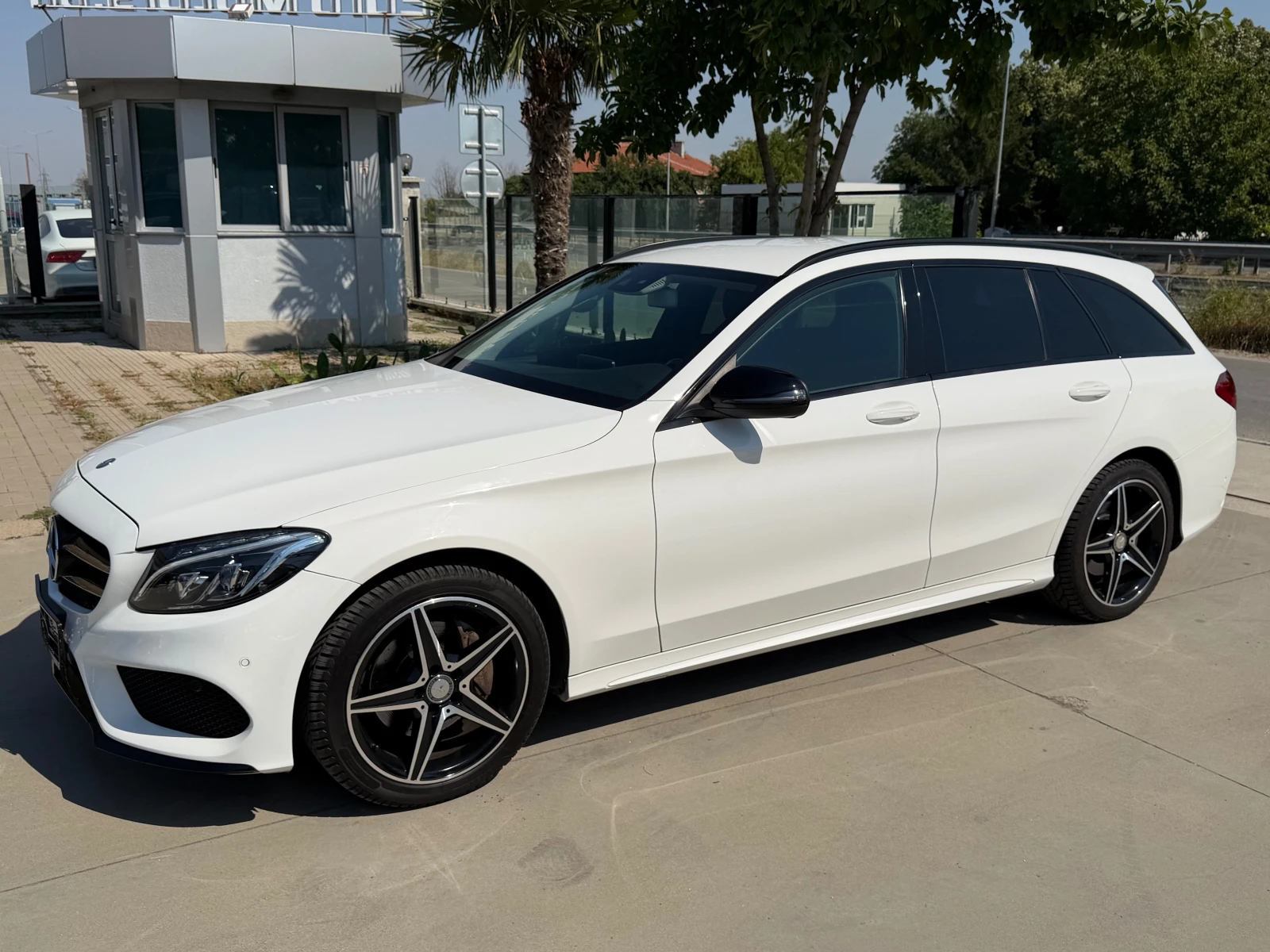 Mercedes-Benz C 220 CDI, 4-MATIC, AMG LINE, NIGHT PACK, NAVI+ CAMERA!, снимка 7 - Автомобили и джипове - 55555956