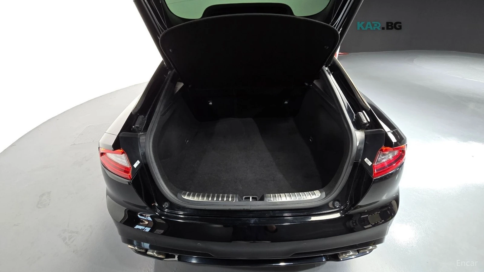 Kia Stinger 3.3 Turbo AWD GT* HUD* 360* ОБДУХВ* НАВИ, снимка 17 - Автомобили и джипове - 56165011
