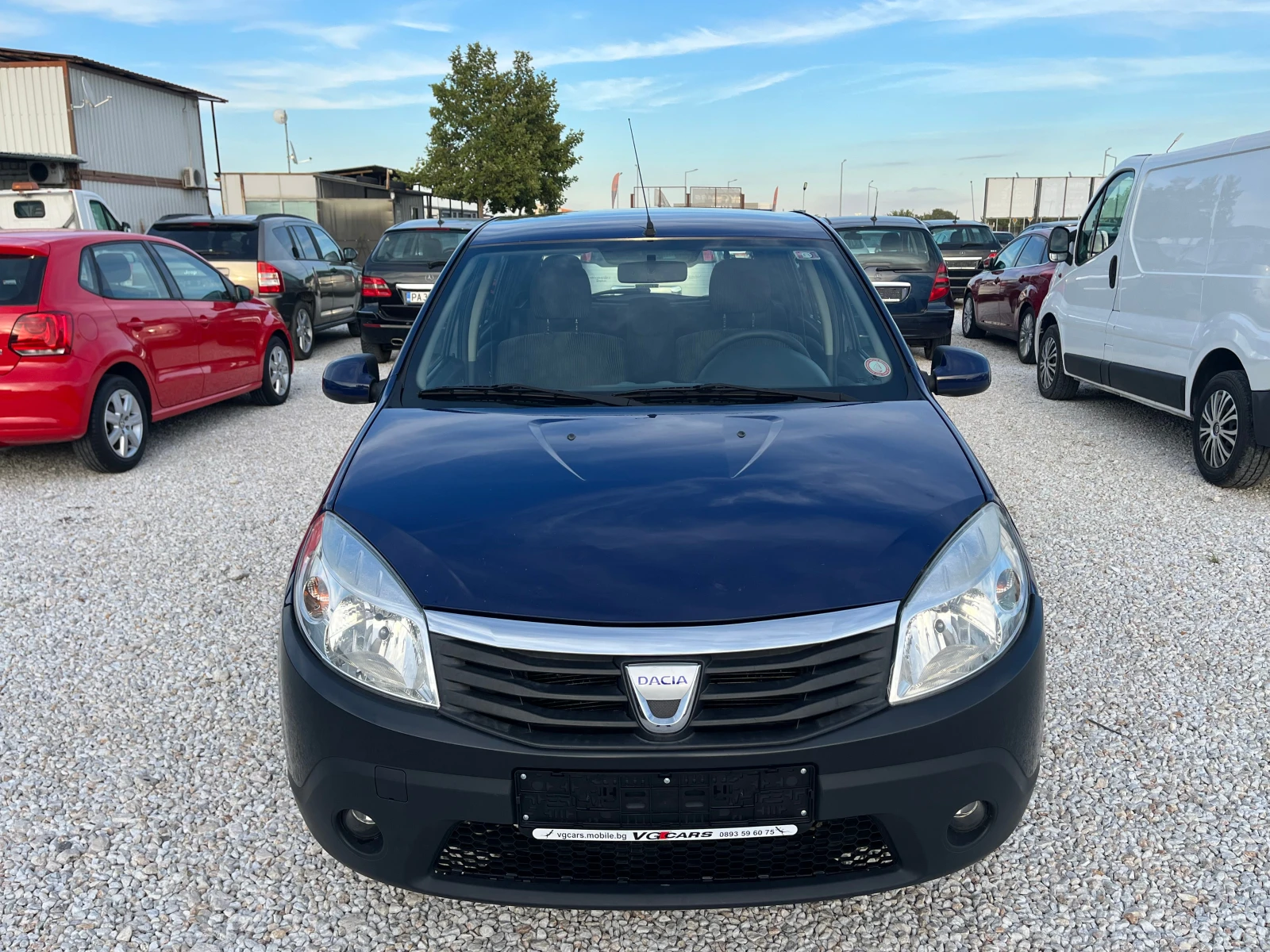 Dacia Sandero 1.4i-75kc-GAZ, ЛИЗИНГ, снимка 2 - Автомобили и джипове - 56225914