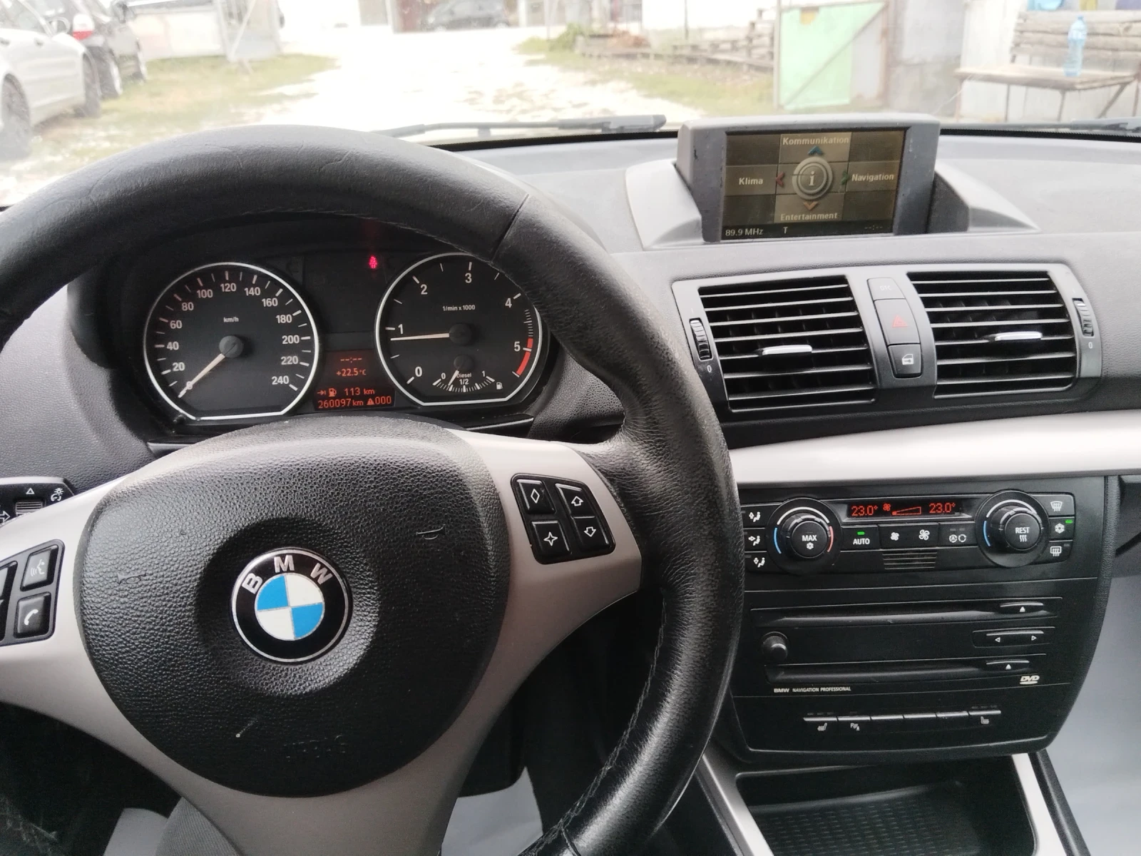 BMW 120 2.0 D, снимка 16 - Автомобили и джипове - 56247595