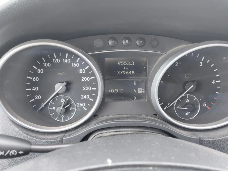 Mercedes-Benz ML 320 Ml320, снимка 10 - Автомобили и джипове - 48684177