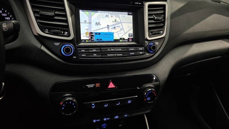 Hyundai Tucson 2.0 4WD STYLE autogeorge.com, снимка 15 - Автомобили и джипове - 51903390