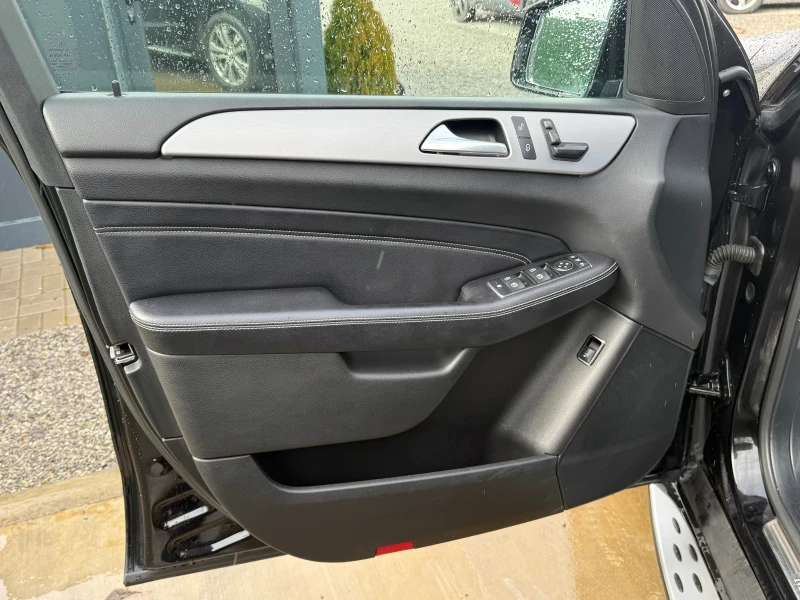 Mercedes-Benz ML 350 BLUETEC* 4MATIC* РЕАЛНИ КИЛОМЕТРИ* ПЕРФЕКТЕН! ! ! , снимка 9 - Автомобили и джипове - 53369127