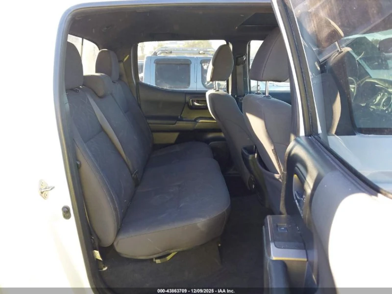 Toyota Tacoma SR5 V6 TRD OFF ROAD * CARFAX* , снимка 8 - Автомобили и джипове - 53421827