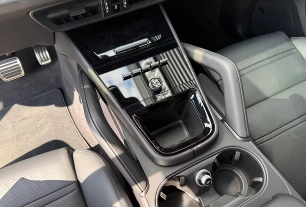 Porsche Cayenne E-Hybrid Coupe = Active Suspension = Гаранция - изображение 7