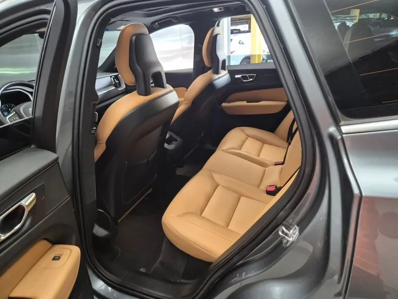 Volvo XC60 D5 MOMENTUM, снимка 15 - Автомобили и джипове - 55294363