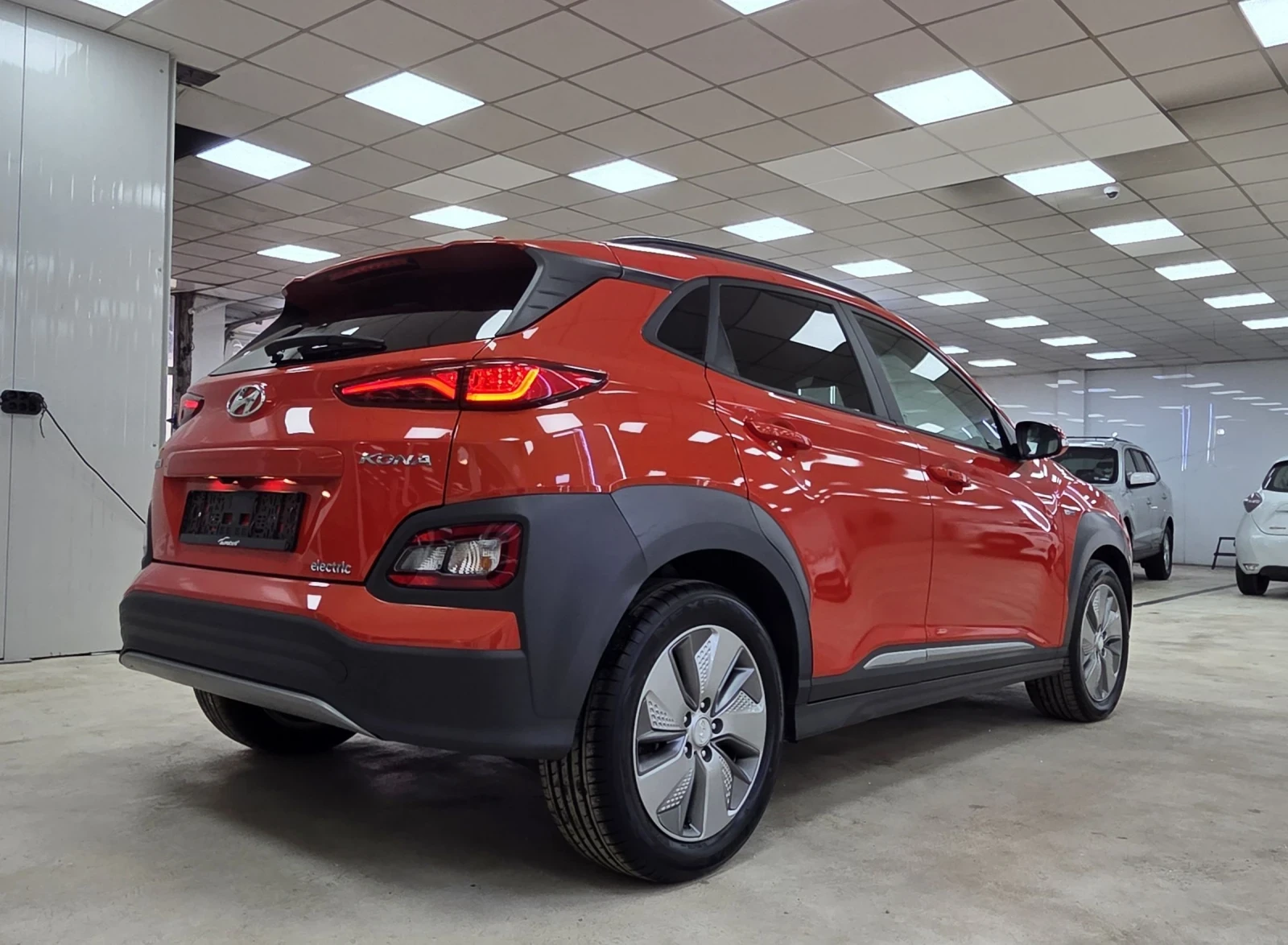 Hyundai Kona 64KWh/Premium/Blue Link - изображение 3