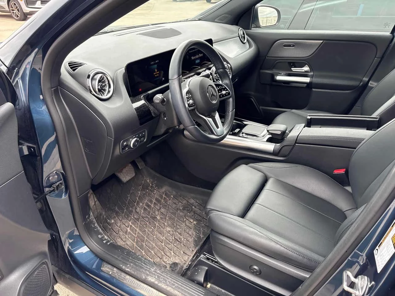 Mercedes-Benz GLA 250 * КАМЕРА * 2 КЛЮЧА * ПОДГРЕВ * АВТОКРЕДИТ, снимка 5 - Автомобили и джипове - 54557176