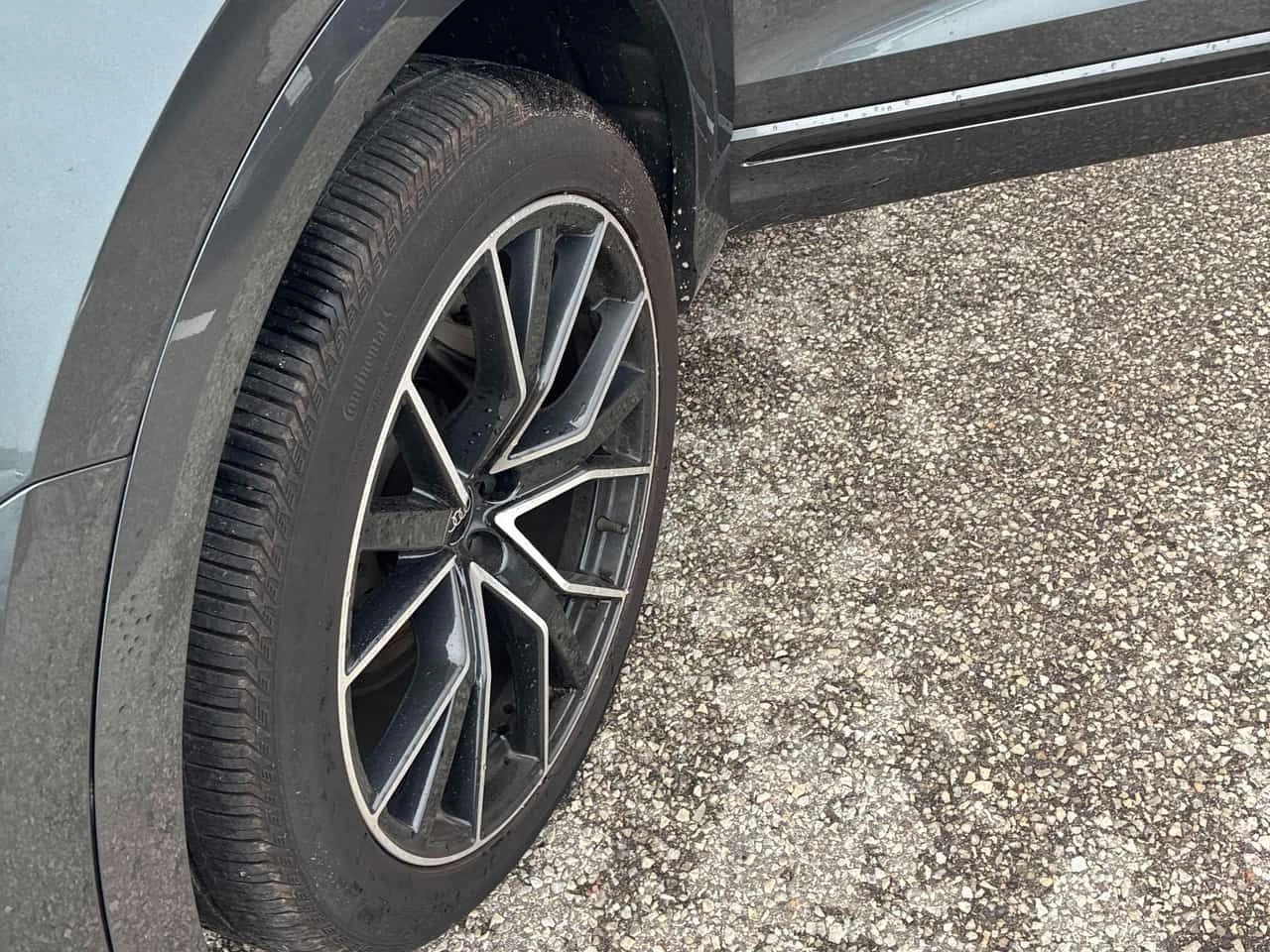 Audi Q8 * Progressiv * CARFAX * ОПЦИЯ ЗА ФИНАНСИРАНЕ, снимка 15 - Автомобили и джипове - 55399149