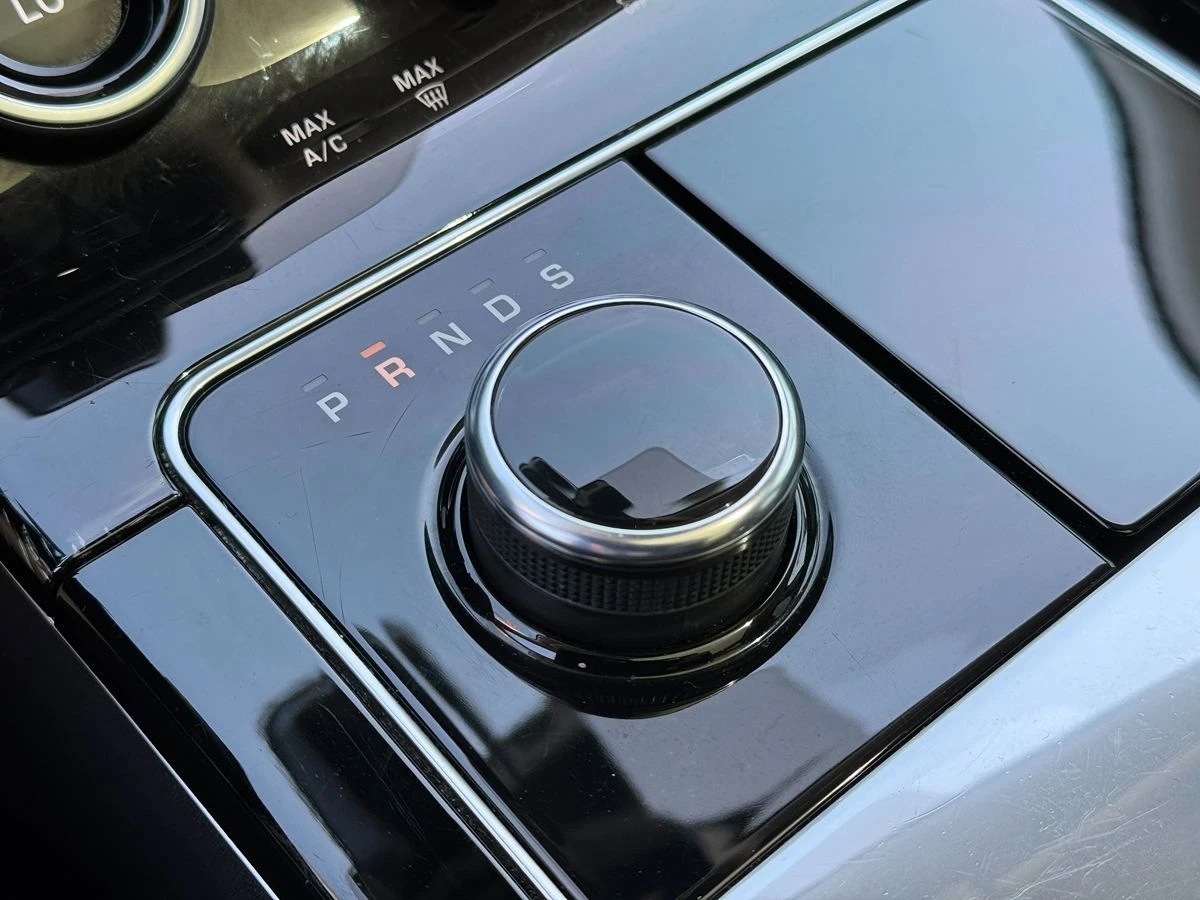 Land Rover Range Rover Velar, снимка 7 - Автомобили и джипове - 55808384