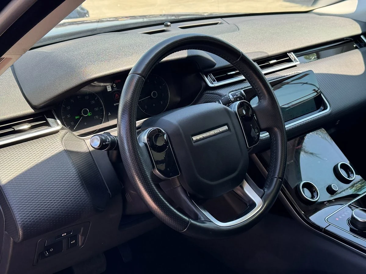 Land Rover Range Rover Velar, снимка 3 - Автомобили и джипове - 55808384