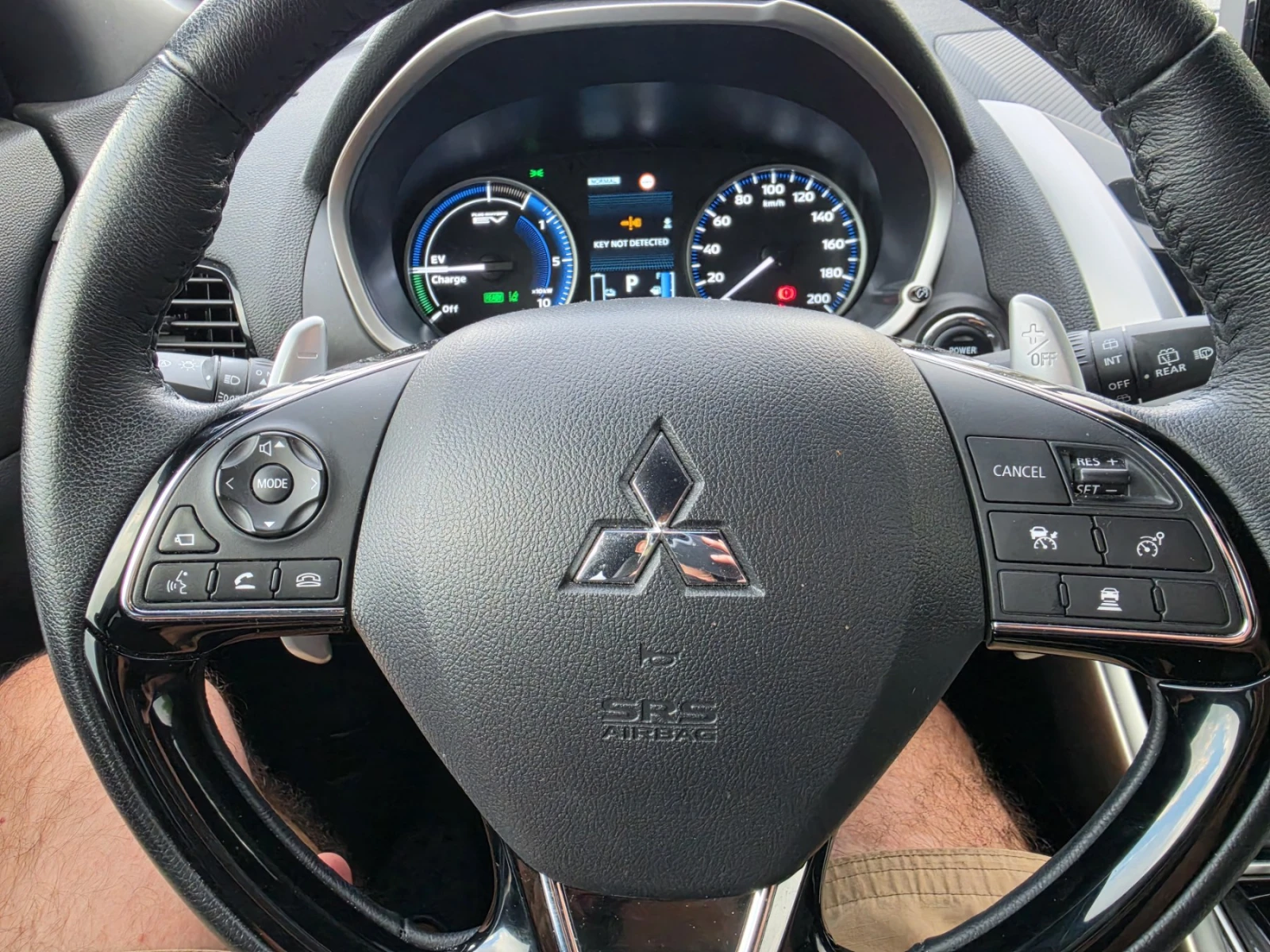 Mitsubishi Eclipse Cross 2.4 PHEV INTENSE+ 4WD | 188 к.с., снимка 10 - Автомобили и джипове - 56554591