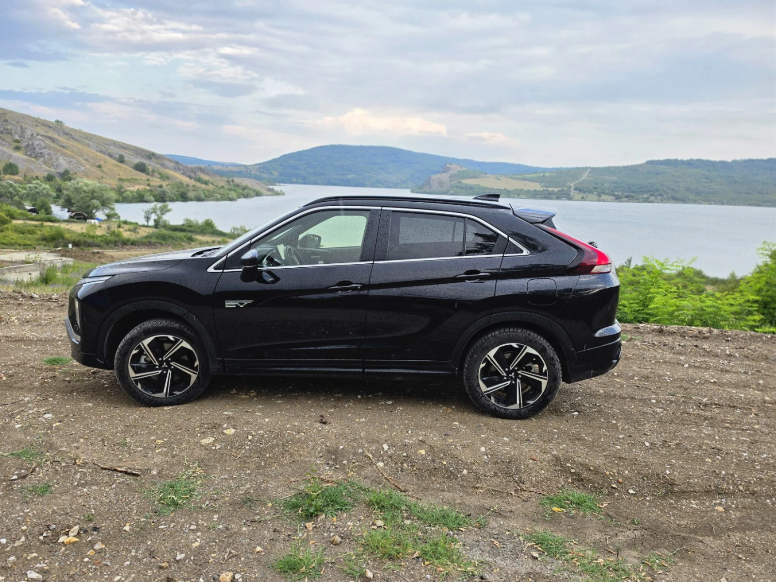 Mitsubishi Eclipse Cross 2.4 PHEV INTENSE+ 4WD | 188 к.с., снимка 8 - Автомобили и джипове - 56554591