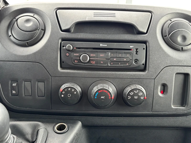Renault Master 2.3TD/СПЕЦИАЛЕН/ВЕРИГА, снимка 11 - Бусове и автобуси - 51998355