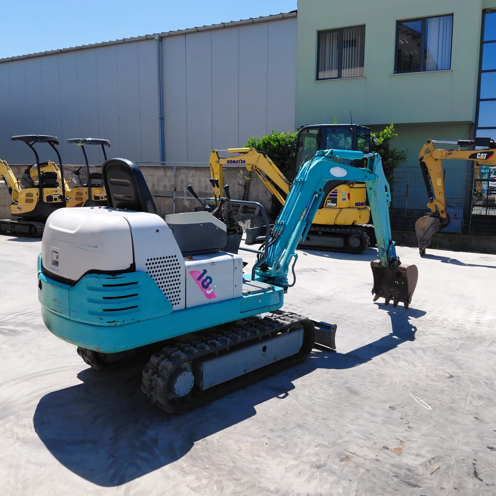 Багер Hitachi IHI 18J САМО НА 1200 мч, ИСТИНСКИ ЯПОНЕЦ, снимка 5 - Индустриална техника - 52541607