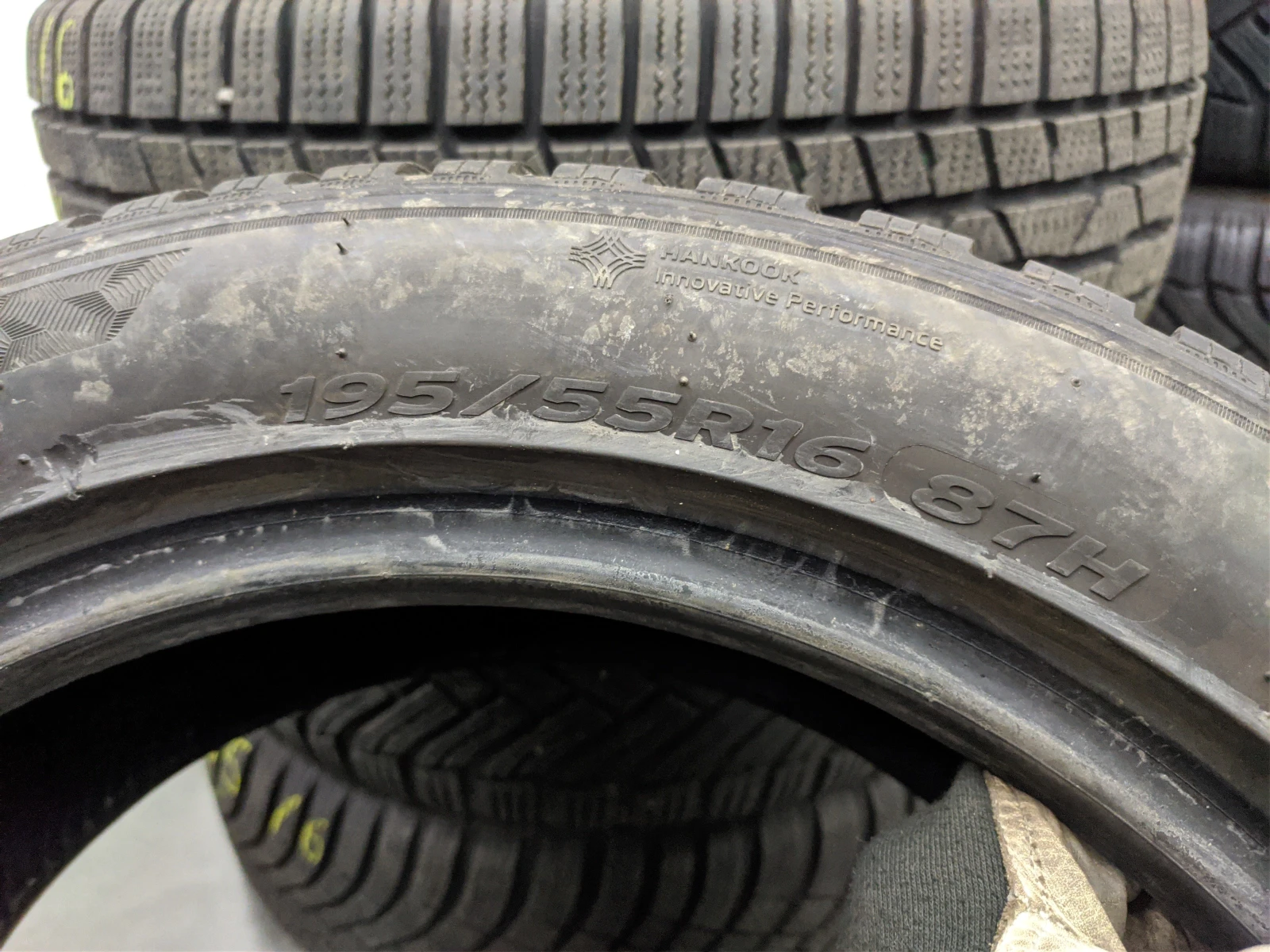 Гуми Зимни 195/55R16, снимка 5 - Гуми и джанти - 55496613