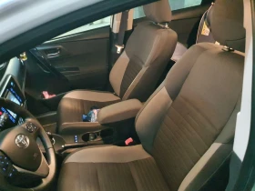 Toyota Auris, снимка 2