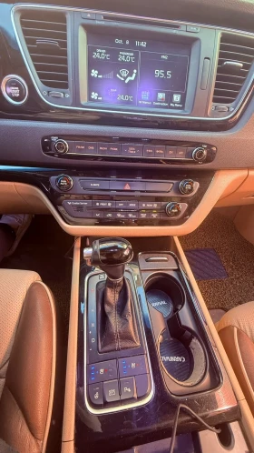 Kia Carnival 2.2 CRDi FULL TOP, снимка 9