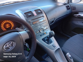 Toyota Auris 1.6 1598cc, снимка 11 - Автомобили и джипове - 44817575
