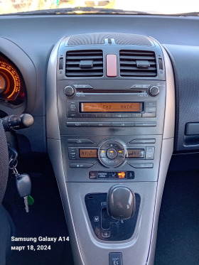 Toyota Auris 1.6 1598cc, снимка 10