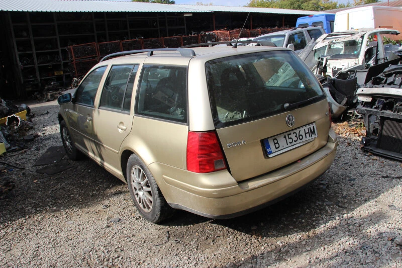 VW Bora 1.6i AUTOMATIC    - САМО НА ЧАСТИ, снимка 7 - Автомобили и джипове - 46032741