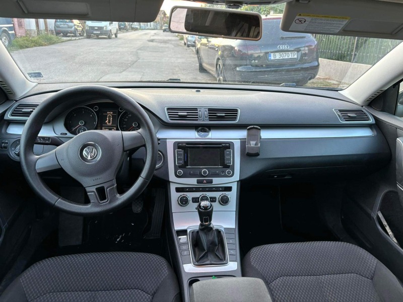 VW Passat, снимка 5 - Автомобили и джипове - 46777276