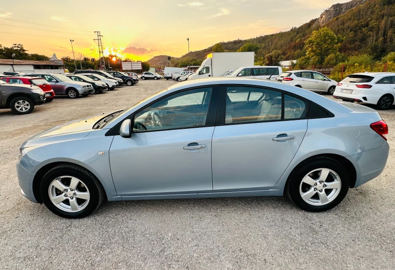 Chevrolet Cruze 1.6 I КАТО НОВА, снимка 6 - Автомобили и джипове - 47374777