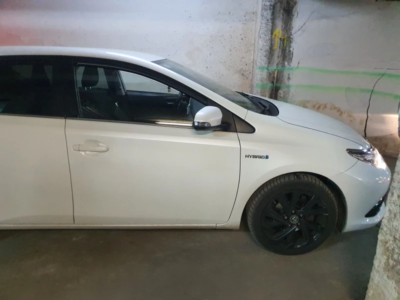 Toyota Auris, снимка 5 - Автомобили и джипове - 47526567