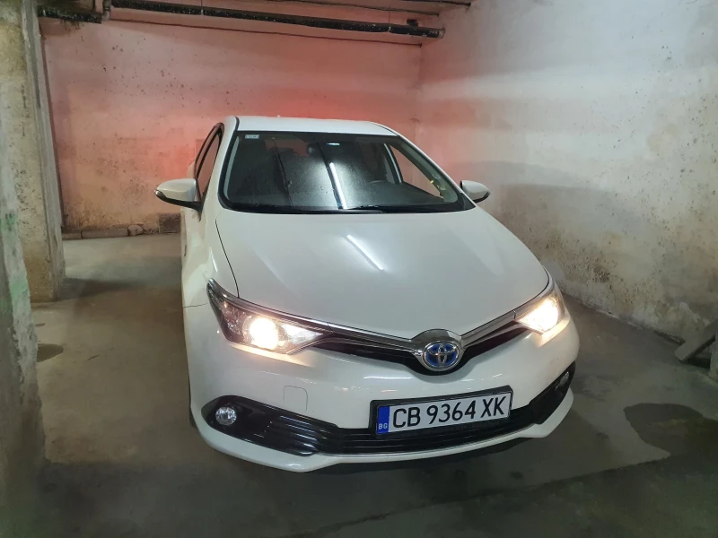 Toyota Auris, снимка 3 - Автомобили и джипове - 47526567