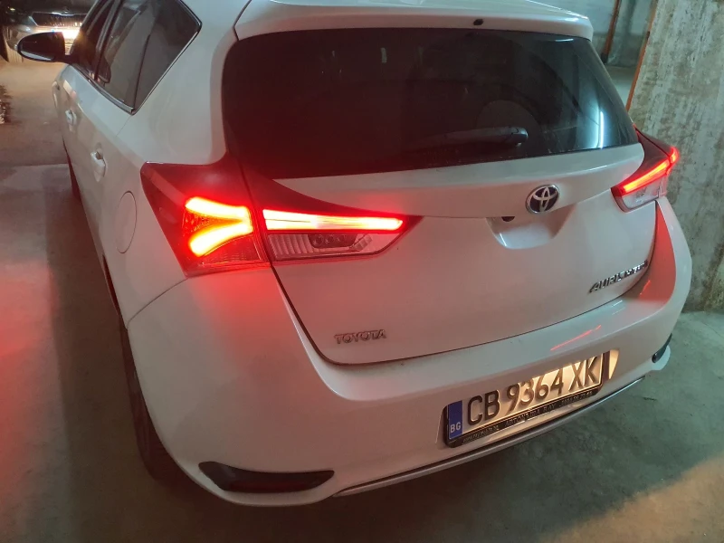 Toyota Auris, снимка 1 - Автомобили и джипове - 47526567