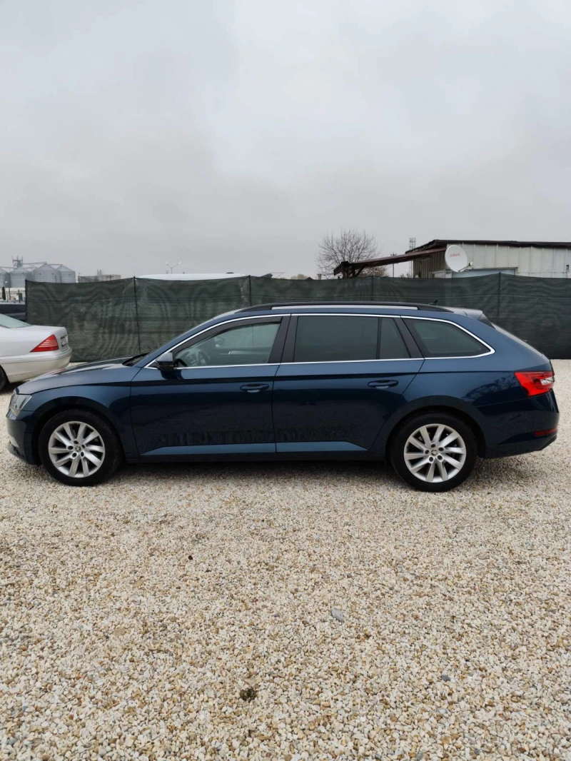 Skoda Superb 2.0, снимка 7 - Автомобили и джипове - 48036906