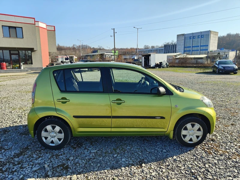 Daihatsu Sirion 1.3 - АВТОМАТИК, снимка 8 - Автомобили и джипове - 48228094